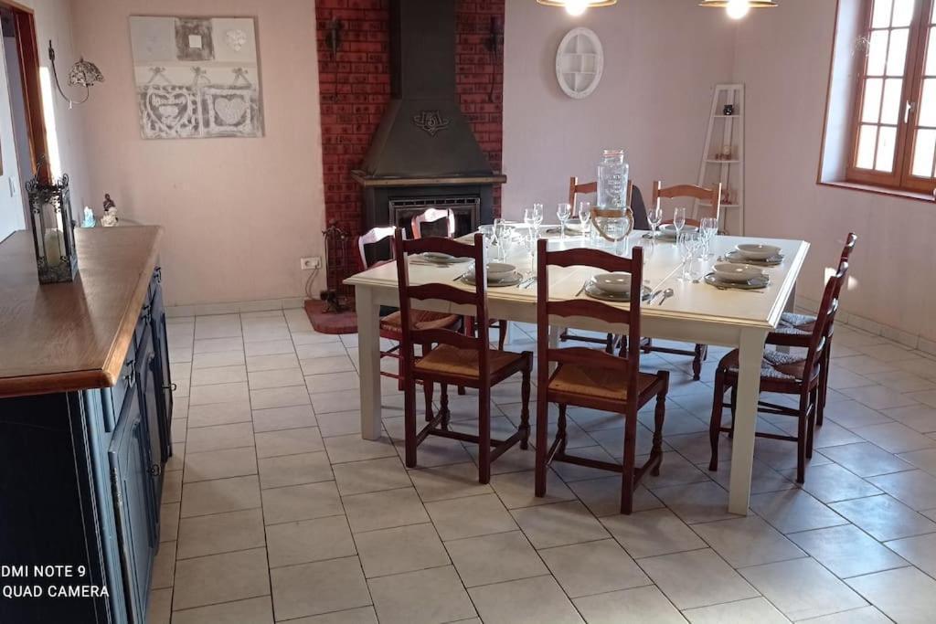 Maison De Ferme Au Calme Jusqu'A 10 Personnes Gannay-sur-Loire ภายนอก รูปภาพ